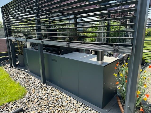 Ostrava - kuchyně antracit 7016 3