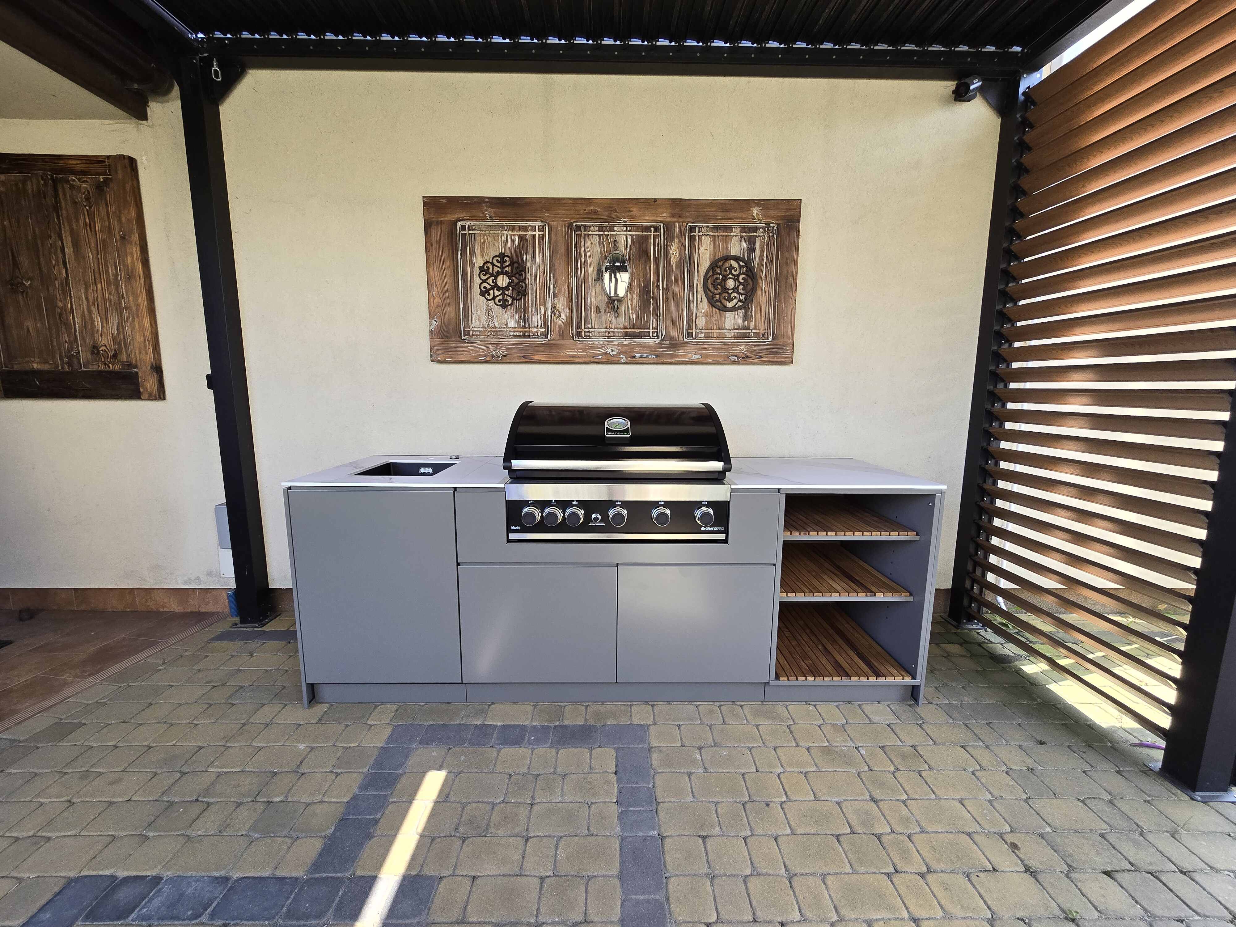 Brno - kuchyně šedá 7040 2