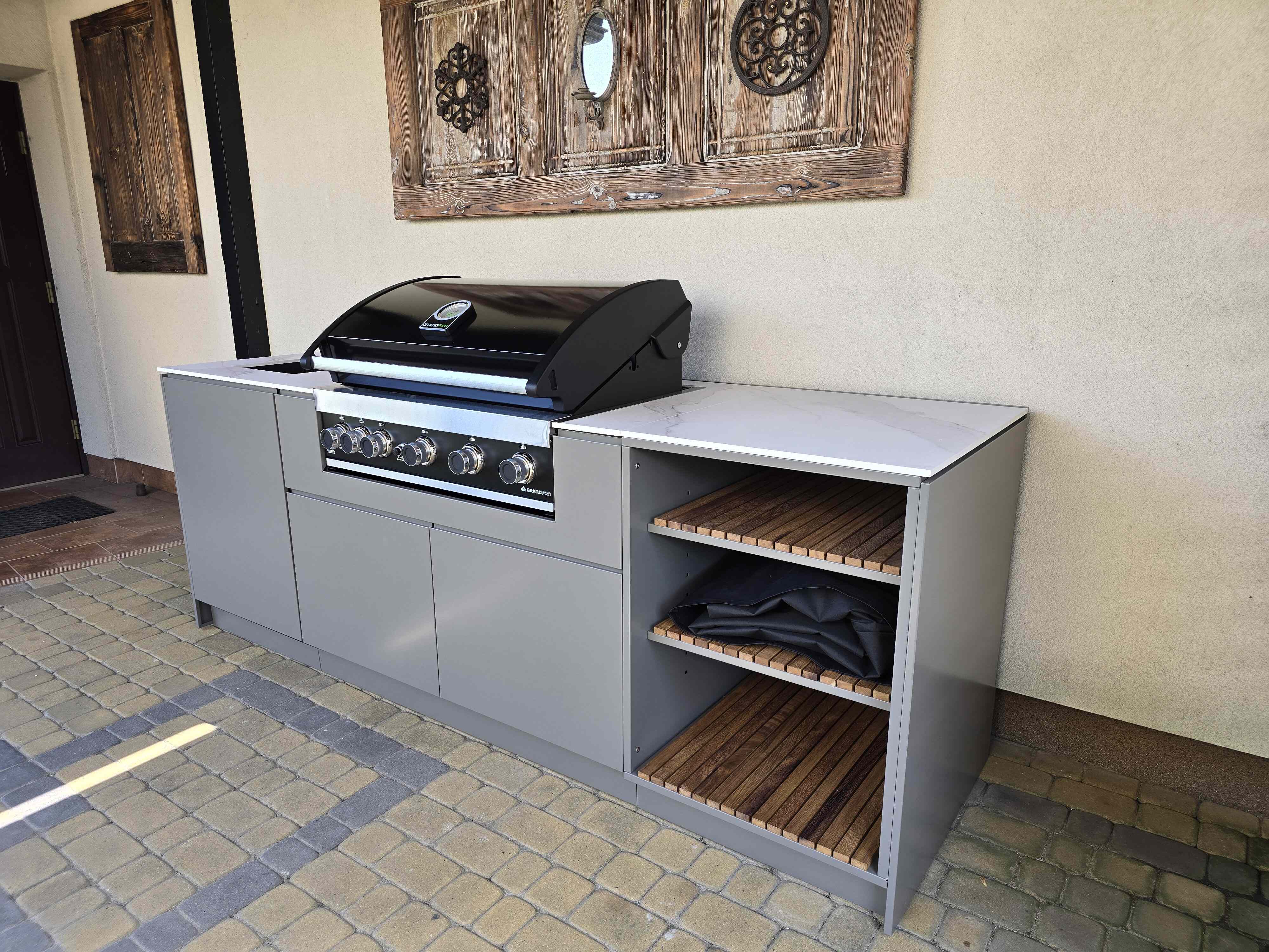 Brno - kuchyně šedá 7040 3