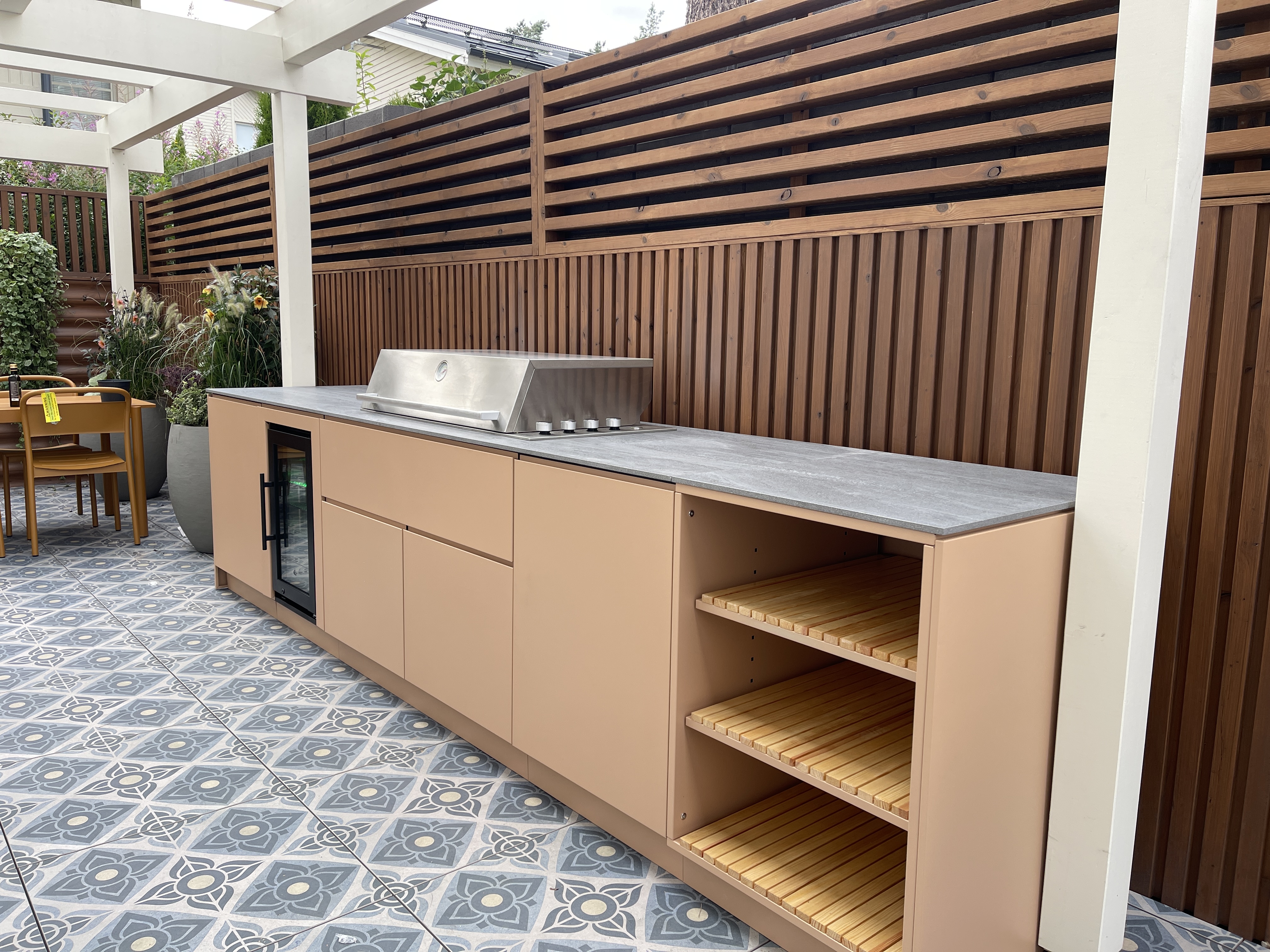 Brno - kuchyně marrone 2