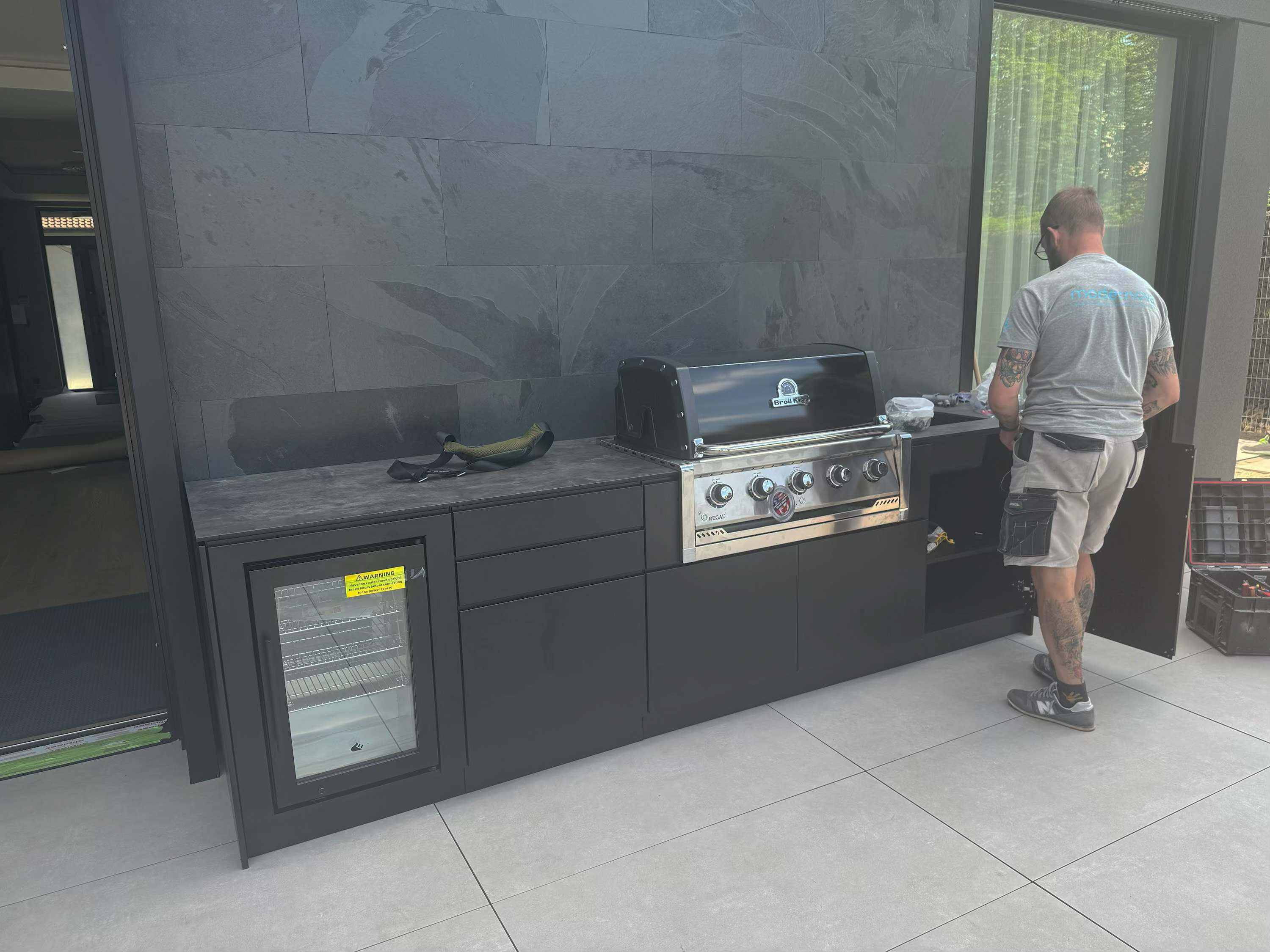 Praha - kuchyně black 9005